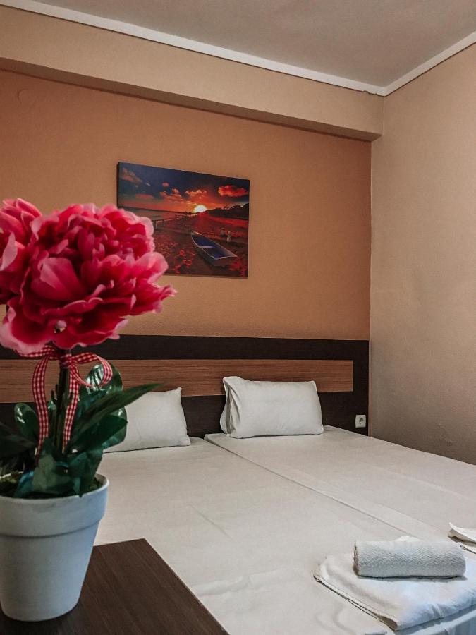 Liogerma Apartments Pefkochori Bagian luar foto