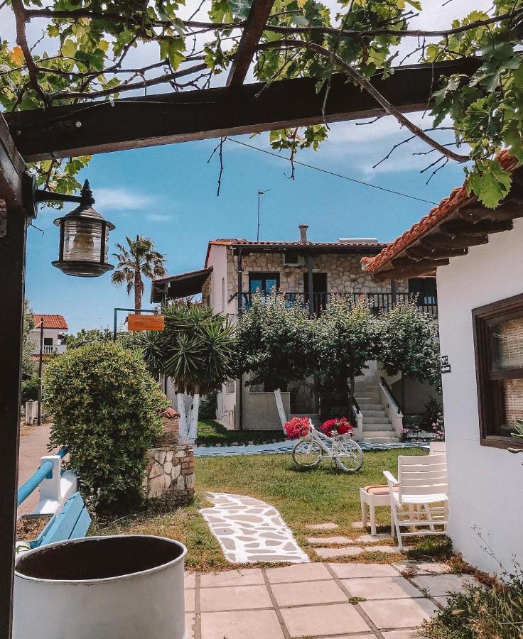 Liogerma Apartments Pefkochori Bagian luar foto