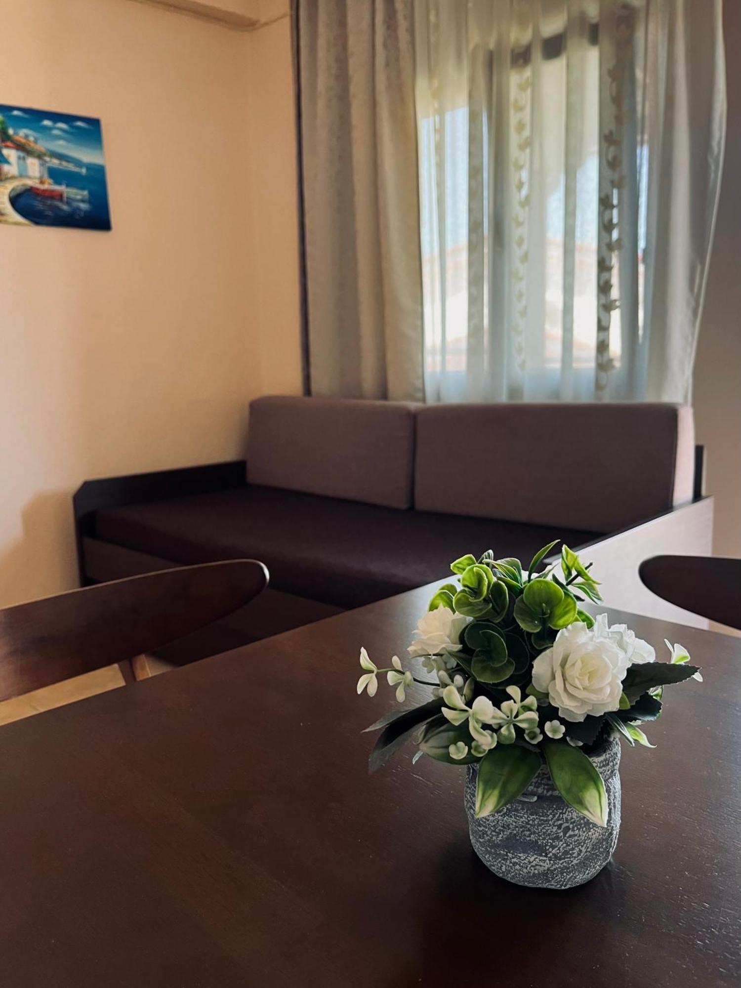 Liogerma Apartments Pefkochori Bagian luar foto